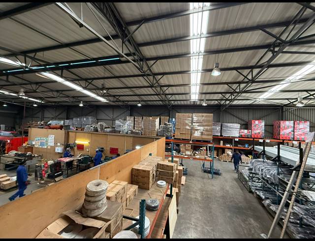 1,535M² WAREHOUSE TO LET IN SPARTAN